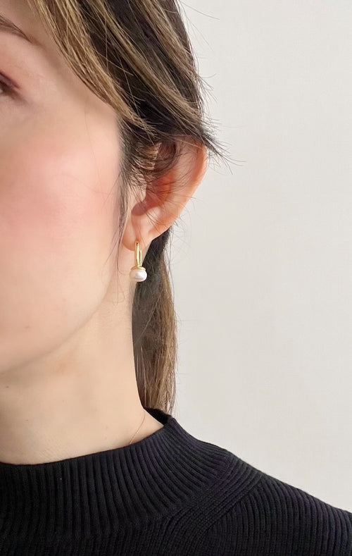 Anna pearl earring